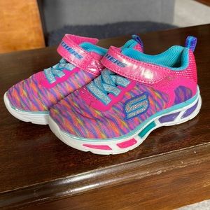 Size 8 kids tennis shoes